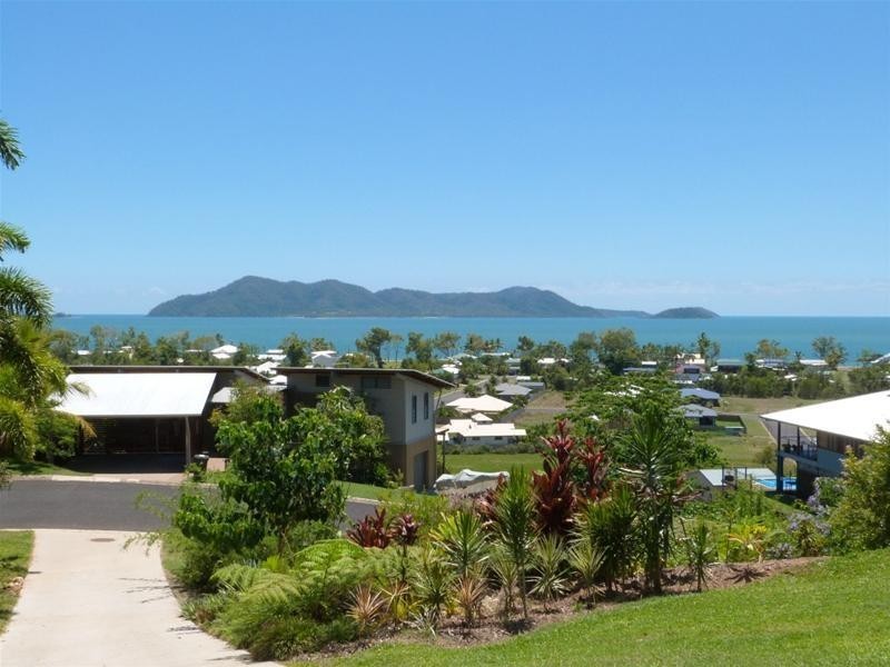 19 The Boulevard, South Mission Beach QLD 4852