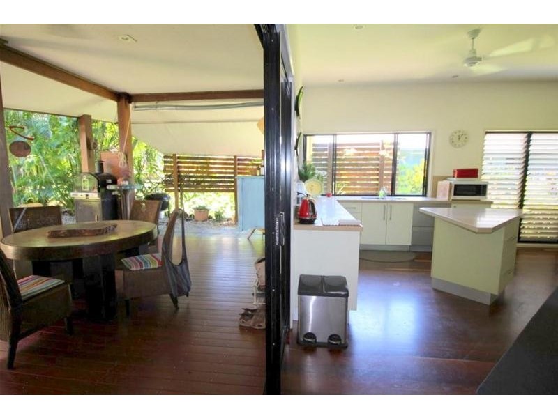 20 Kent Close, Mission Beach QLD 4852
