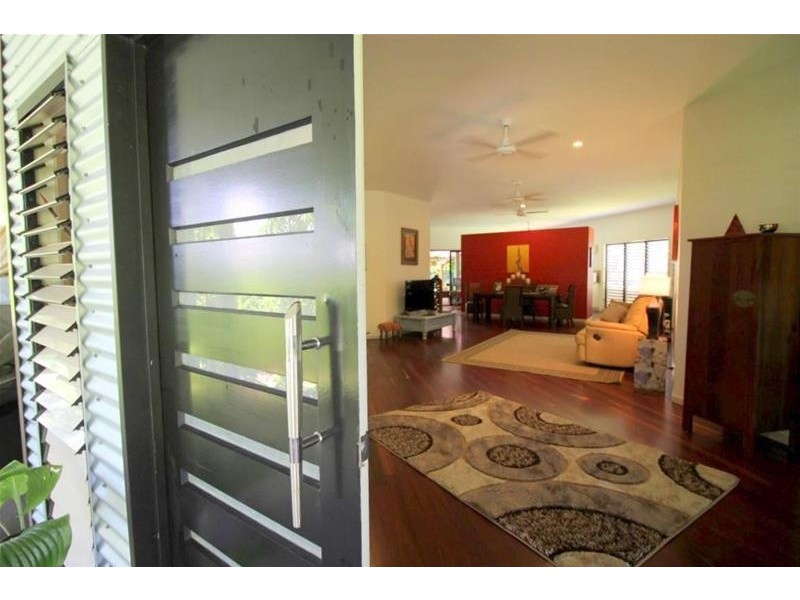 20 Kent Close, Mission Beach QLD 4852