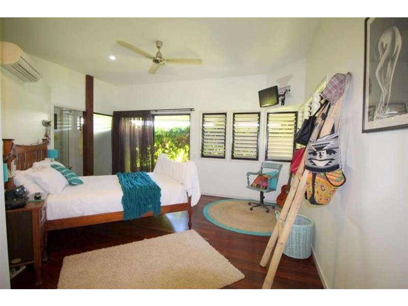 20 Kent Close, Mission Beach QLD 4852