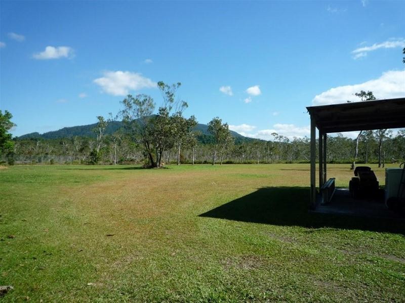 856 East Feluga Road, East Feluga QLD 4854