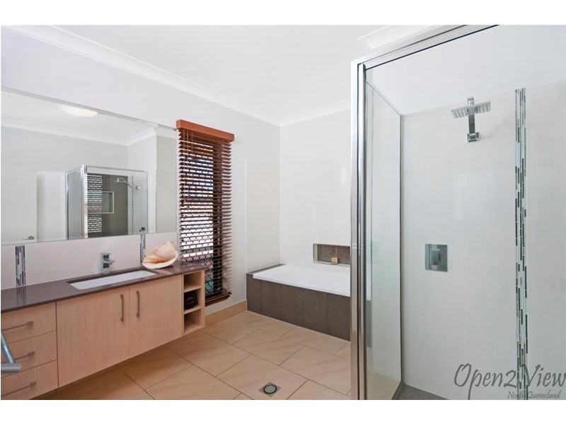 30 Feldt Street, Flying Fish Point QLD 4860