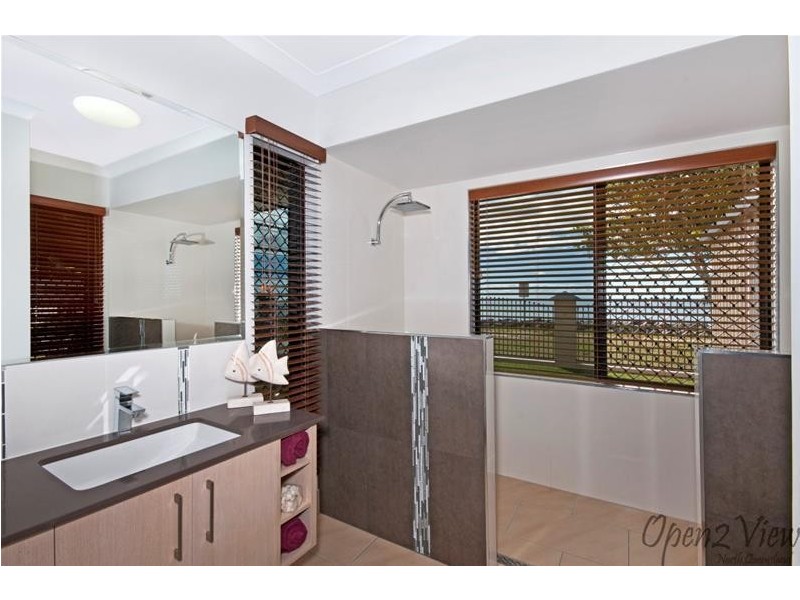 30 Feldt Street, Flying Fish Point QLD 4860