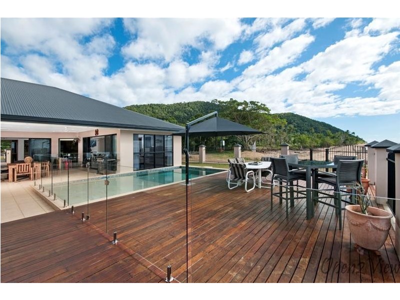 30 Feldt Street, Flying Fish Point QLD 4860