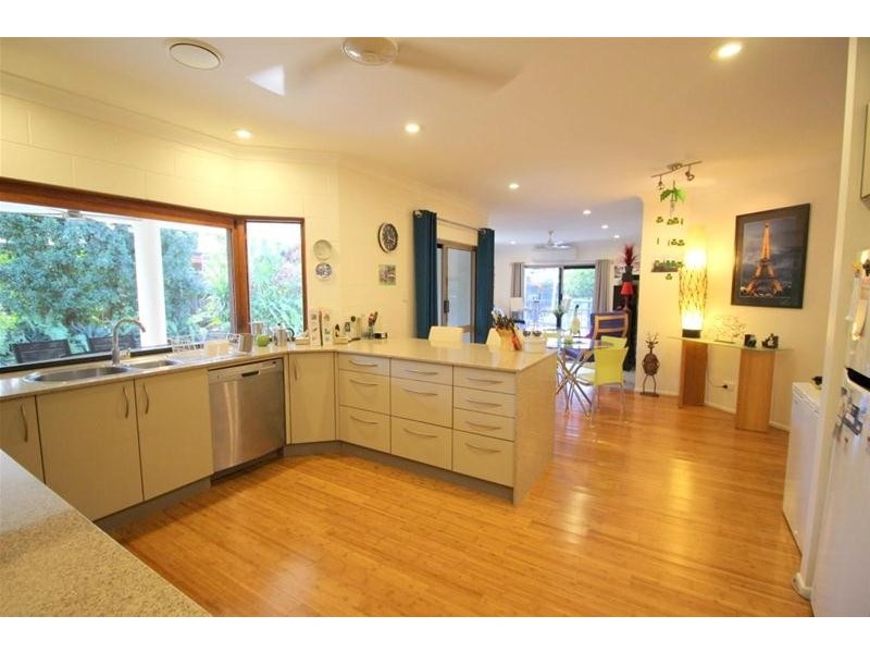 30 Buccaneer Street, South Mission Beach QLD 4852