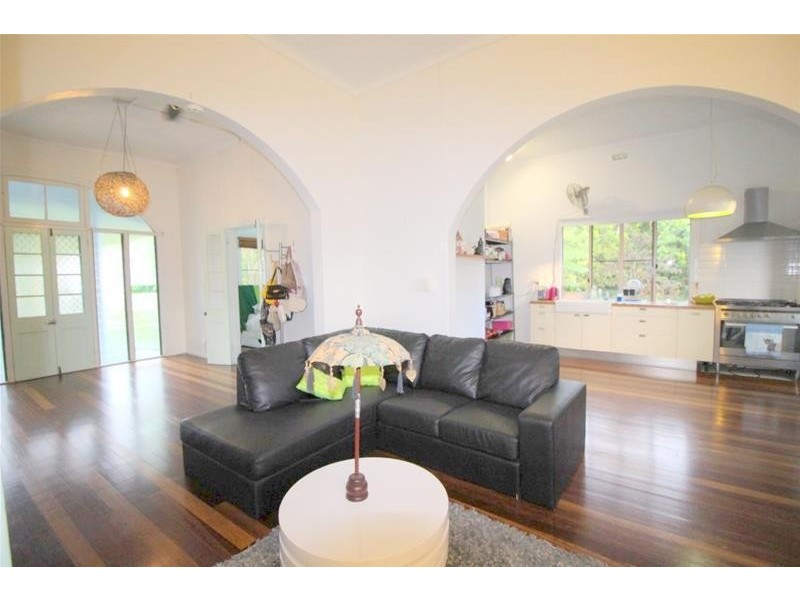 18 Albert Street, Silkwood QLD 4856