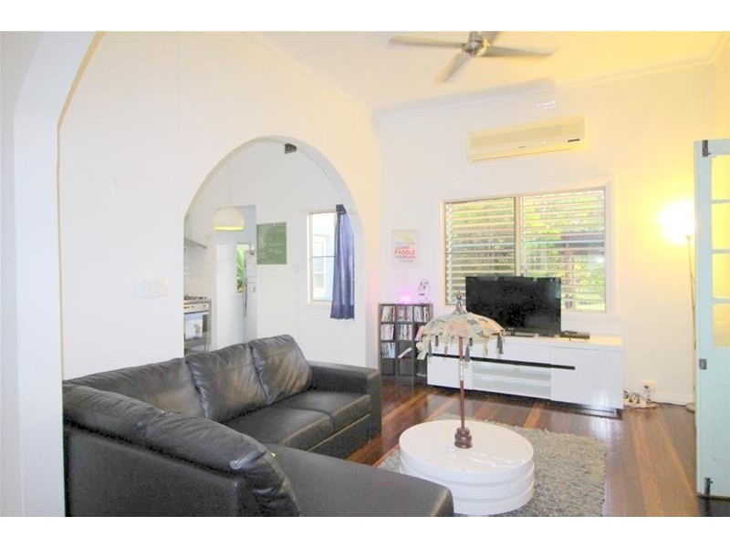 18 Albert Street, Silkwood QLD 4856