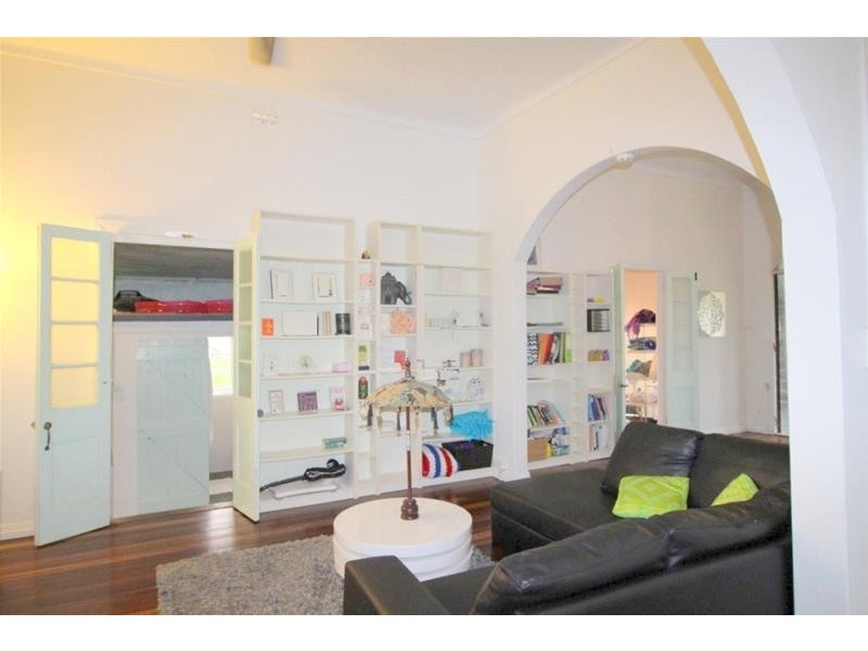 18 Albert Street, Silkwood QLD 4856