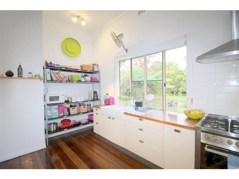 18 Albert Street, Silkwood QLD 4856