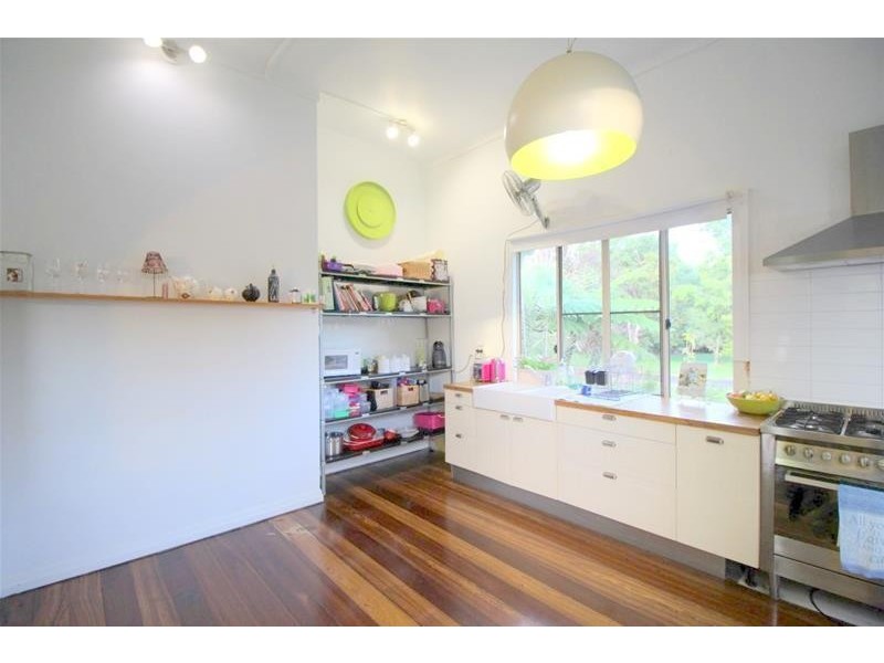 18 Albert Street, Silkwood QLD 4856