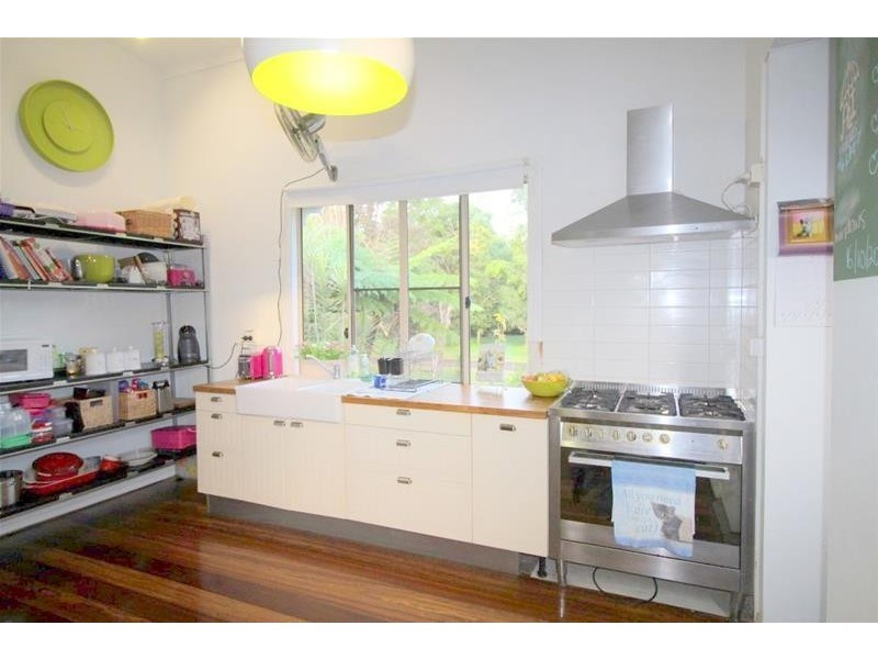 18 Albert Street, Silkwood QLD 4856