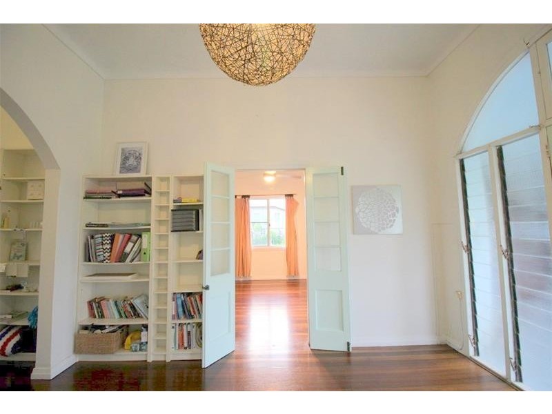 18 Albert Street, Silkwood QLD 4856