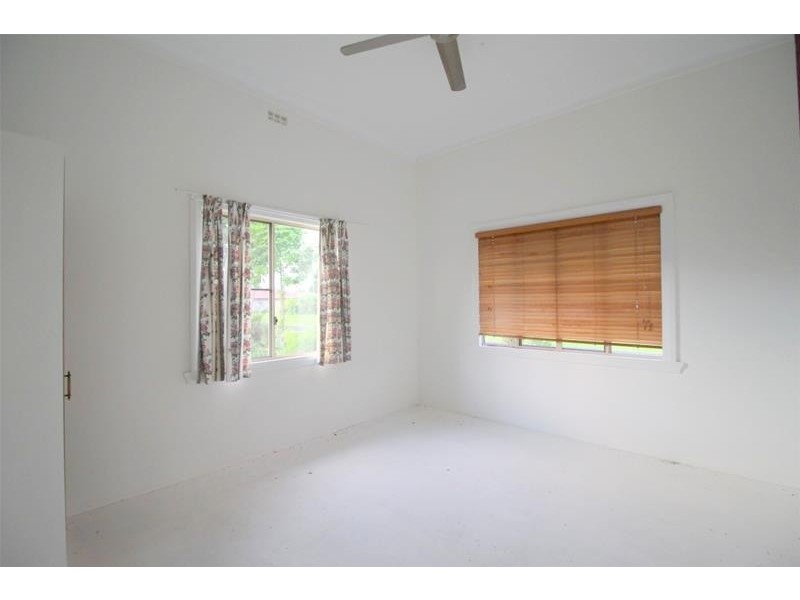 18 Albert Street, Silkwood QLD 4856