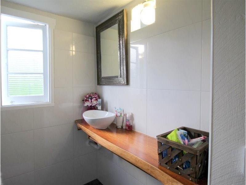 18 Albert Street, Silkwood QLD 4856