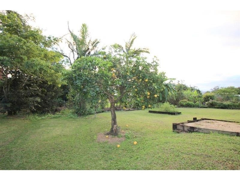 18 Albert Street, Silkwood QLD 4856