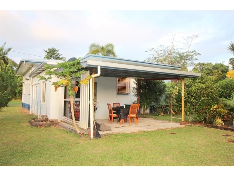 18 Albert Street, Silkwood QLD 4856