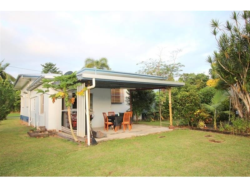 18 Albert Street, Silkwood QLD 4856