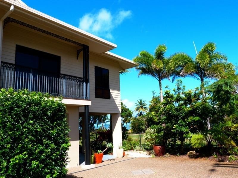 2/74 Reid Road, Wongaling Beach QLD 4852