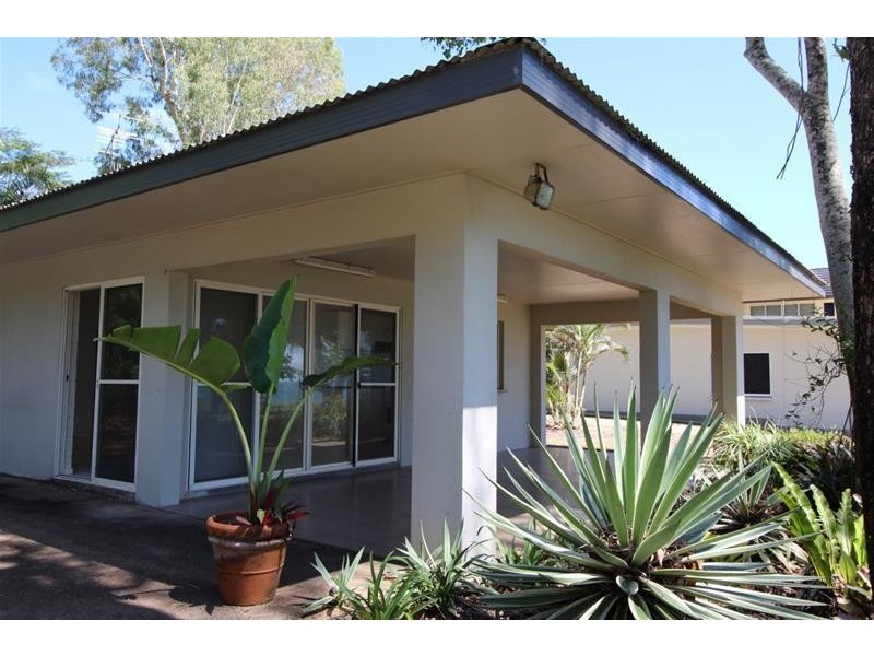 92 Kennedy Esplanade, South Mission Beach QLD 4852