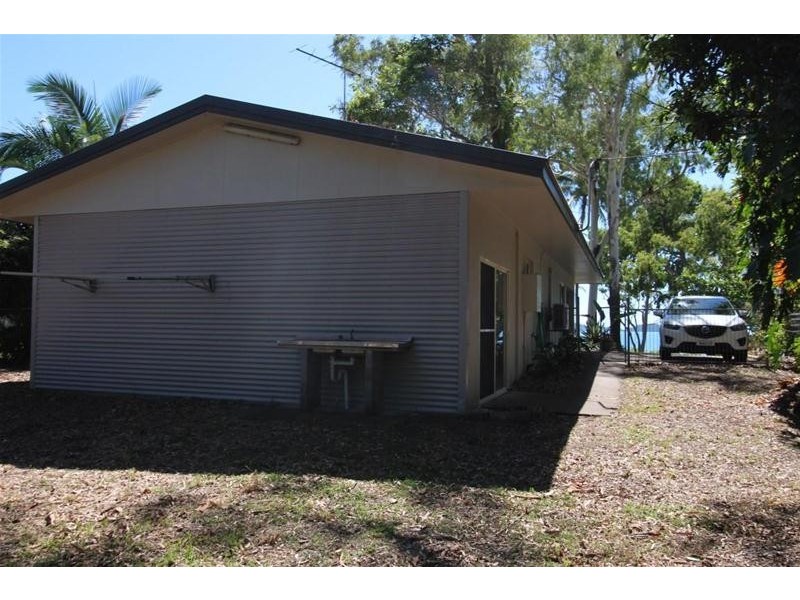 92 Kennedy Esplanade, South Mission Beach QLD 4852