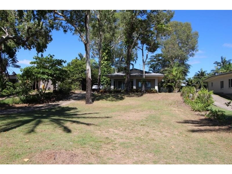 92 Kennedy Esplanade, South Mission Beach QLD 4852