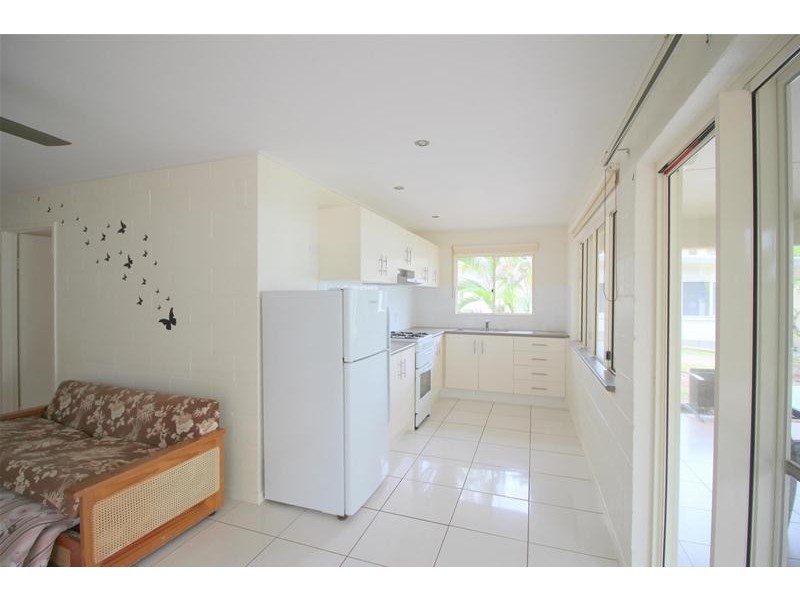 92 Kennedy Esplanade, South Mission Beach QLD 4852