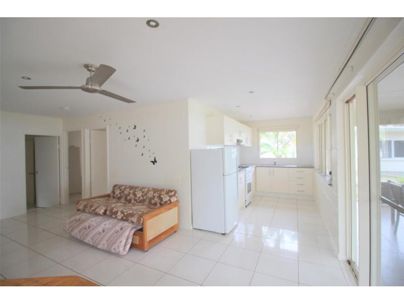 92 Kennedy Esplanade, South Mission Beach QLD 4852