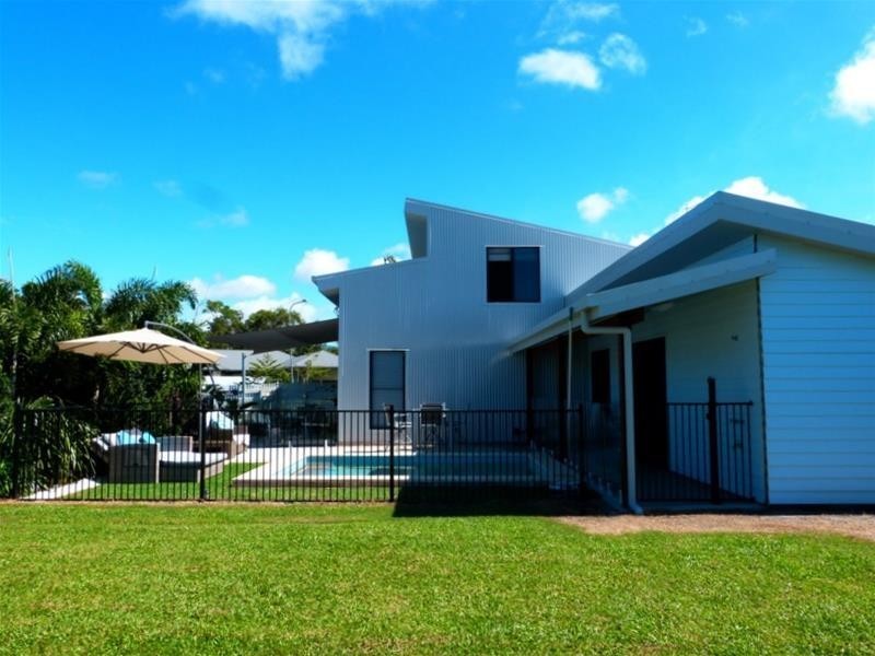 43 Mariner Drive, South Mission Beach QLD 4852