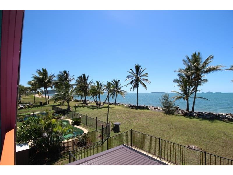 26 Taylor Street, Tully Heads QLD 4854