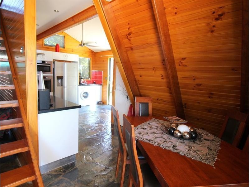 26 Taylor Street, Tully Heads QLD 4854