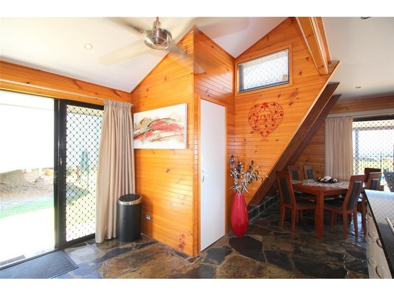 26 Taylor Street, Tully Heads QLD 4854