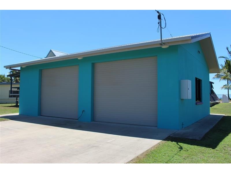 26 Taylor Street, Tully Heads QLD 4854