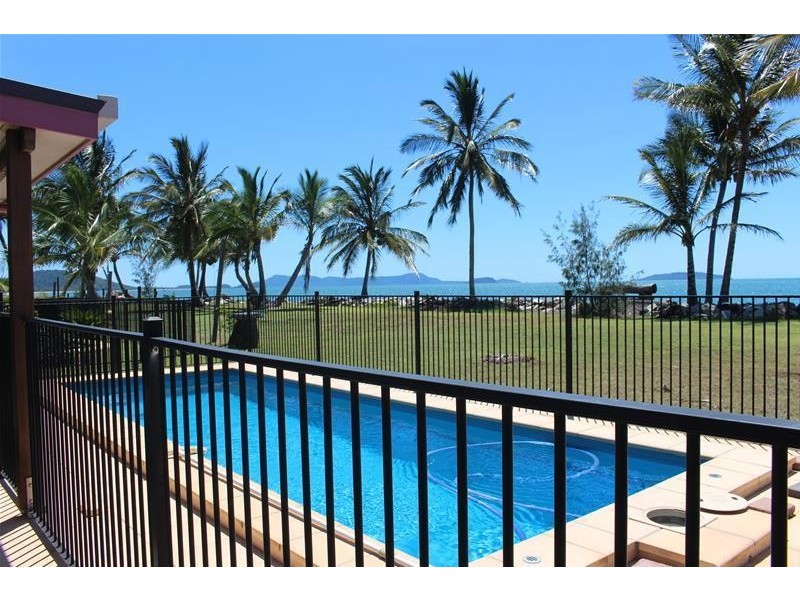 26 Taylor Street, Tully Heads QLD 4854