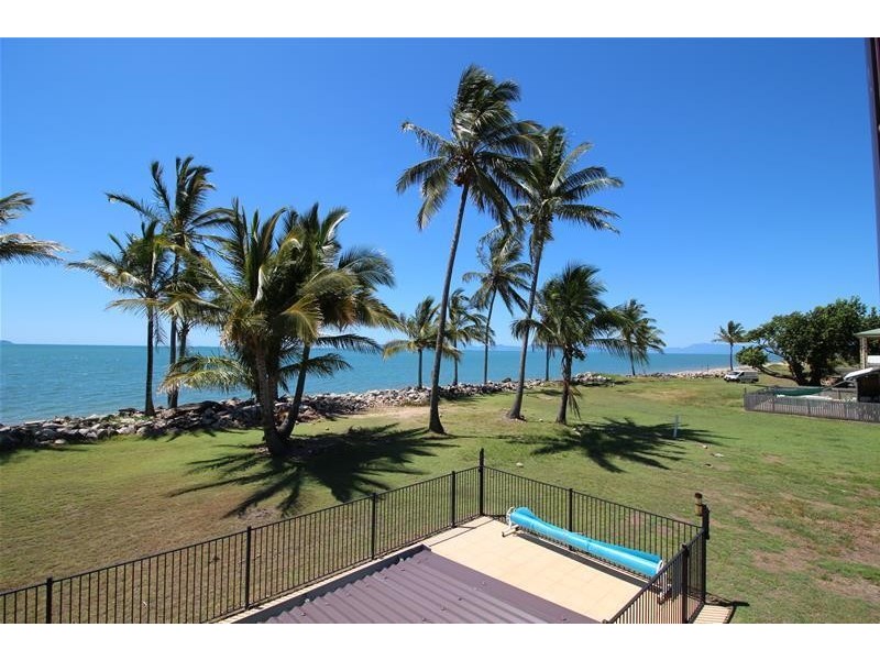 26 Taylor Street, Tully Heads QLD 4854