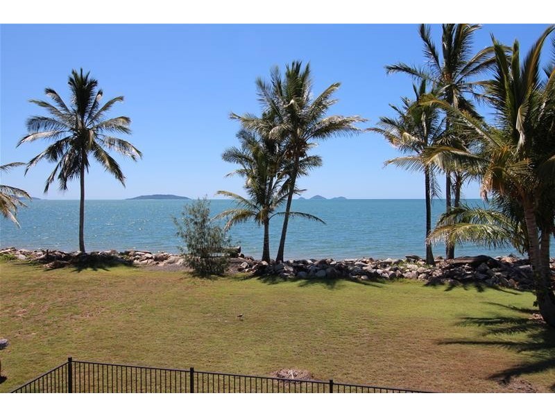26 Taylor Street, Tully Heads QLD 4854