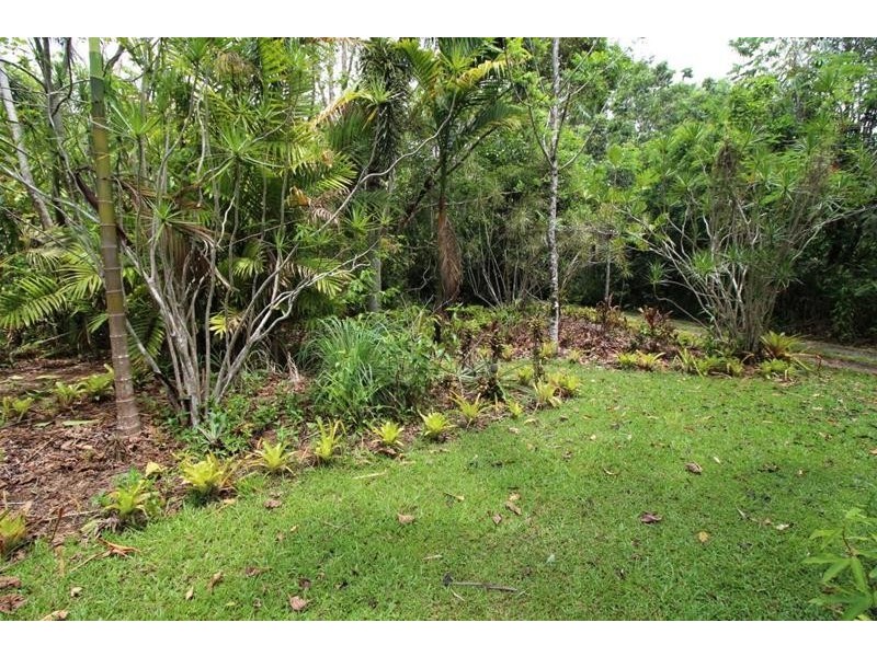 1235 Old Tully Road, Maadi QLD 4855