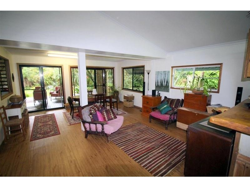 1235 Old Tully Road, Maadi QLD 4855