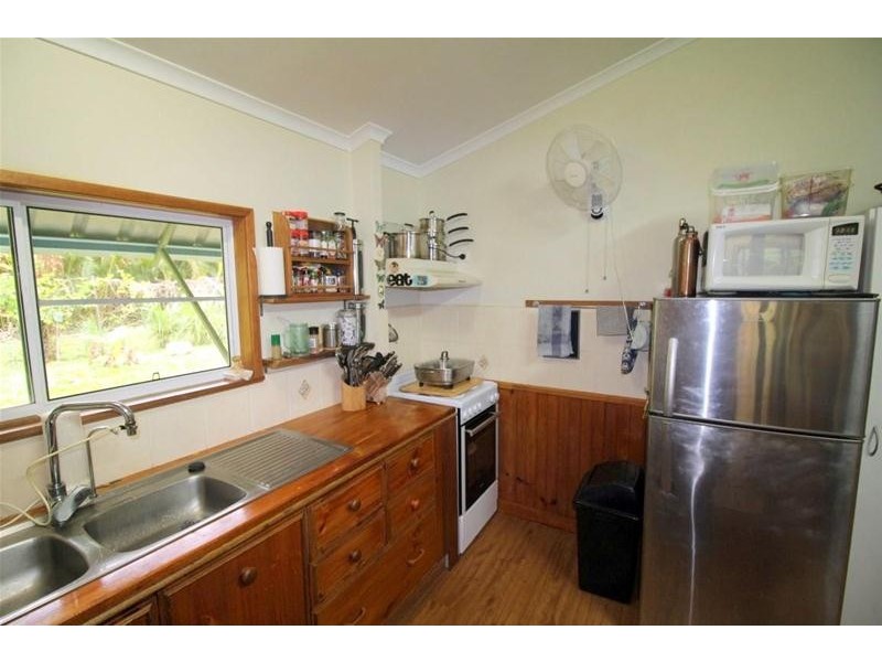 1235 Old Tully Road, Maadi QLD 4855