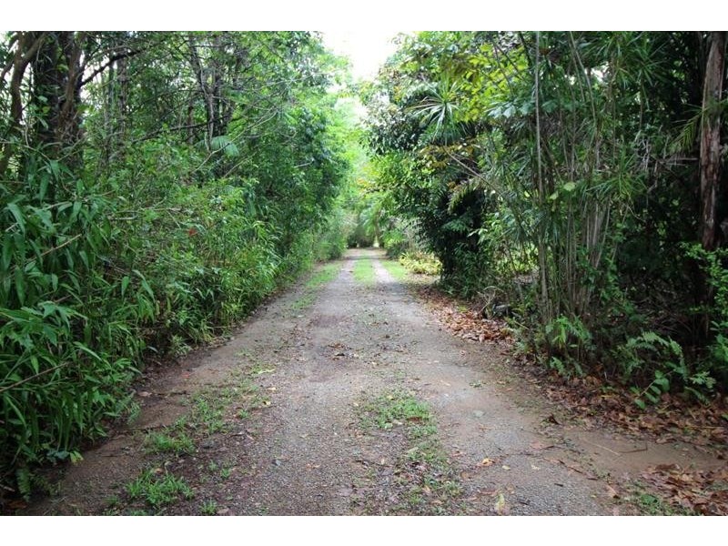 1235 Old Tully Road, Maadi QLD 4855