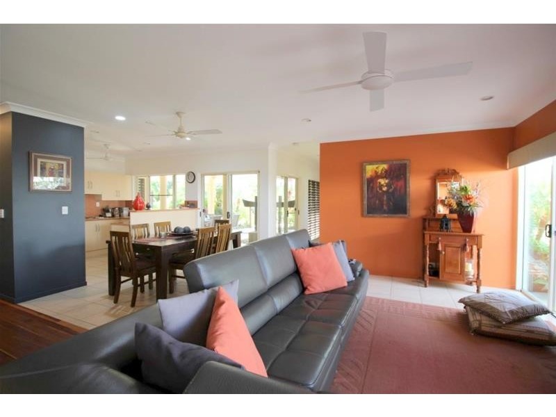 6 McNamara Street, Wongaling Beach QLD 4852