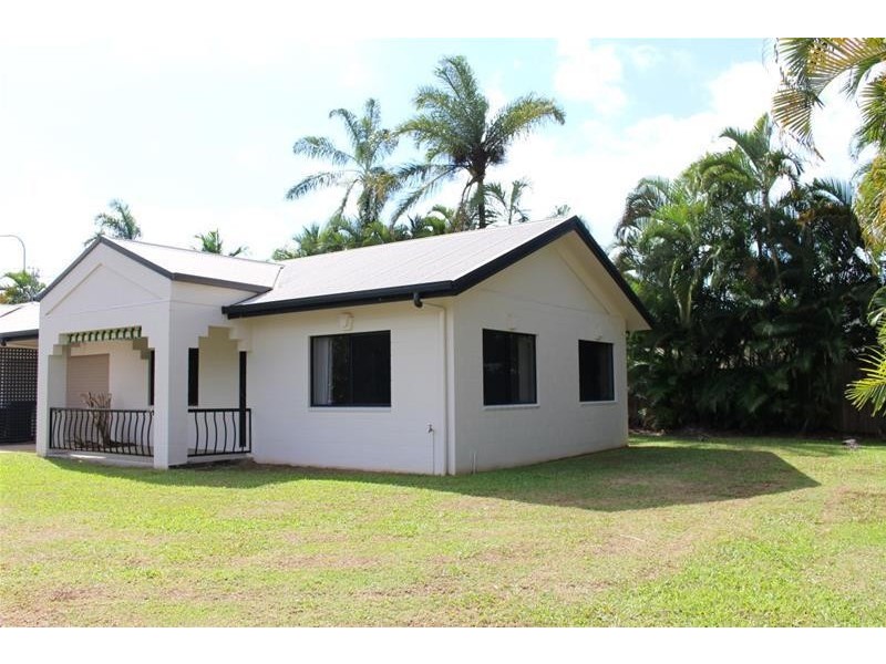 32 Seaview Street, Mission Beach QLD 4852