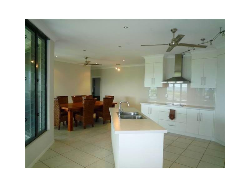 8 Stuart Drive, Feluga QLD 4854