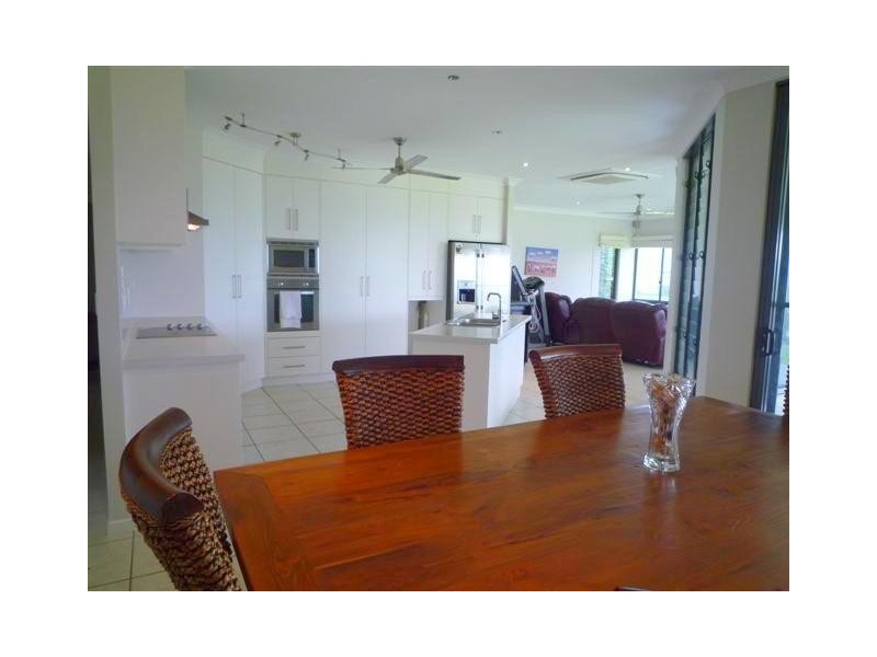 8 Stuart Drive, Feluga QLD 4854