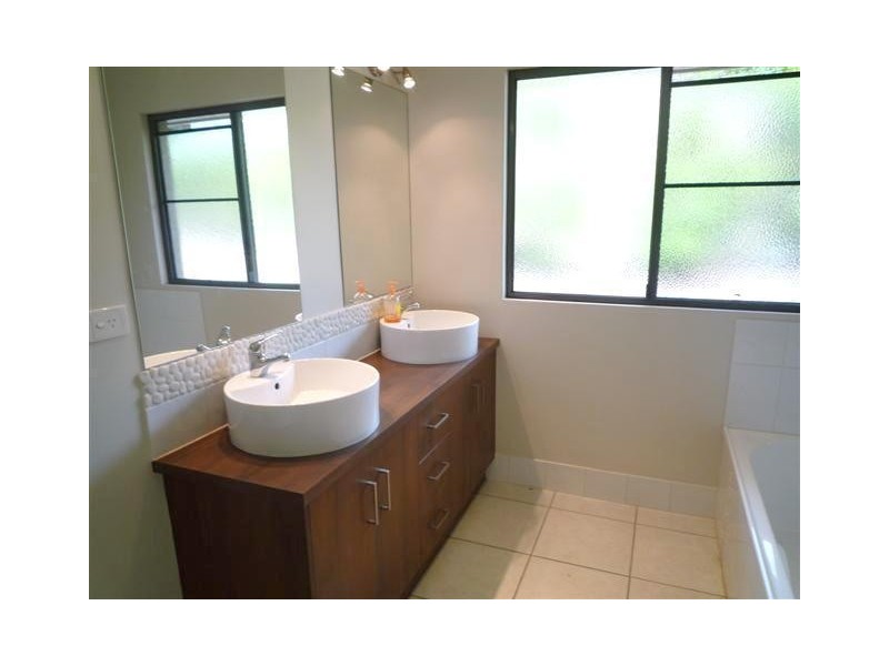 8 Stuart Drive, Feluga QLD 4854