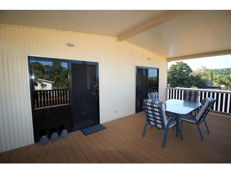 4 Riverside Terrace, South Mission Beach QLD 4852