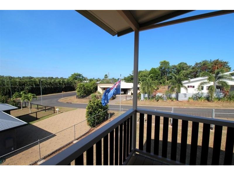 4 Riverside Terrace, South Mission Beach QLD 4852