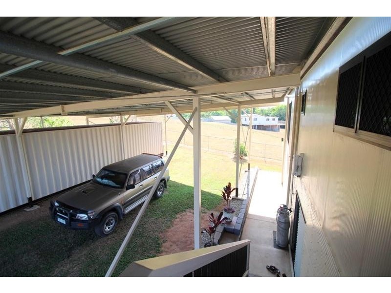 4 Riverside Terrace, South Mission Beach QLD 4852