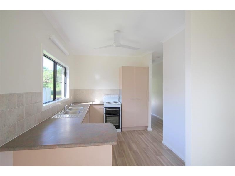 8 Casuarina Crescent, Mission Beach QLD 4852