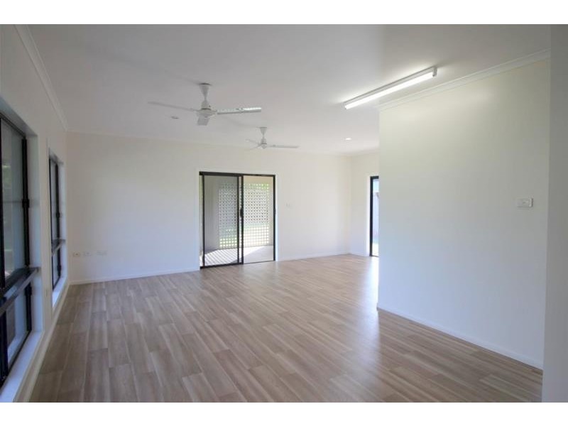 8 Casuarina Crescent, Mission Beach QLD 4852