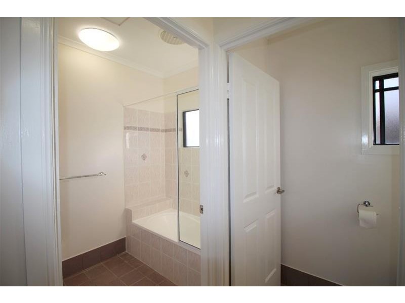 8 Casuarina Crescent, Mission Beach QLD 4852